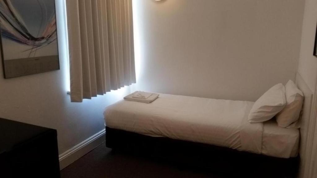 Wallaby Backpackers Hostel Perth - Note - Valid Passport Required To Check In - Exterior foto