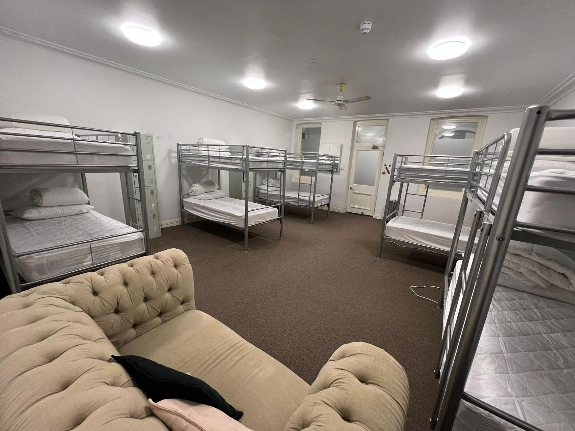 Wallaby Backpackers Hostel Perth - Note - Valid Passport Required To Check In - Exterior foto